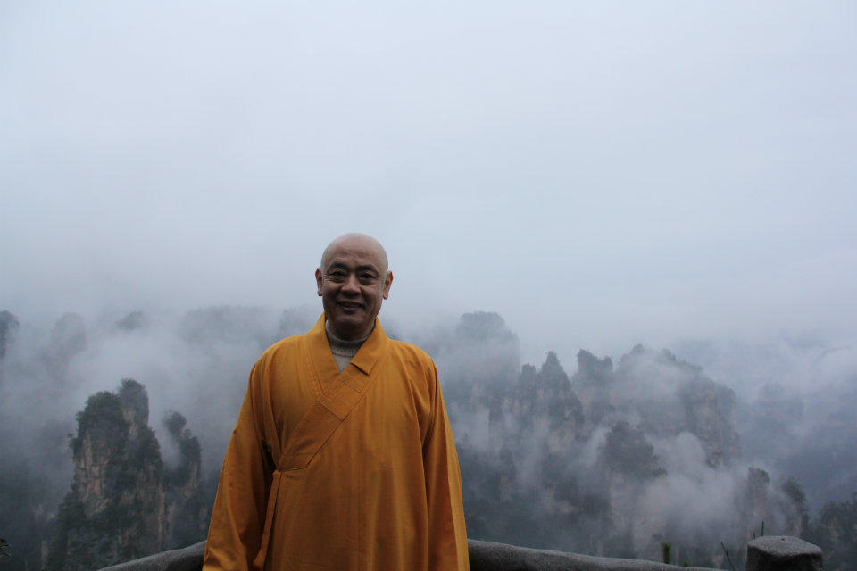 宏圓法師：佛現比丘與共宿，聞法豁然得道果