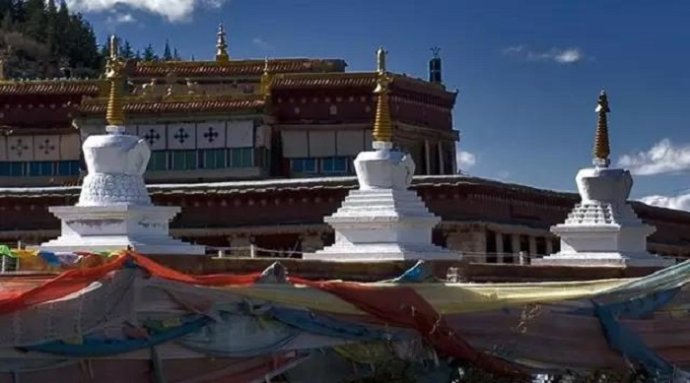 獨尊湛現：德行壓百禍，財富生災殃