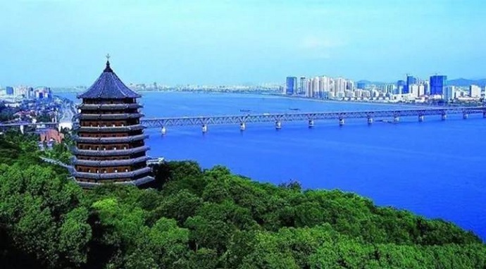 獨尊湛現：修行目的是對榮華富貴的放下