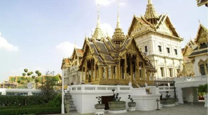 獨尊湛現：修行中要對善知識，明確地選擇