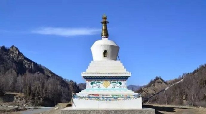 獨尊湛現：把佛法誤當成了神話，就是迷信，改變了佛法的性質