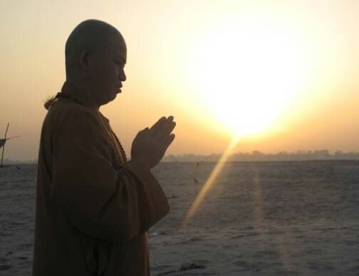 常福法師：為什麼阿彌陀佛亦稱無邊光佛？與真如本具之無邊光及眾生業報有何差別？