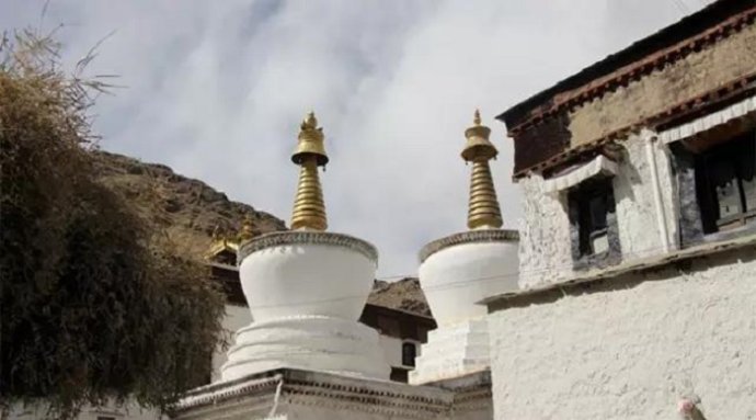 獨尊湛現：諸苦皆從貪欲起，不知貪欲取於何？