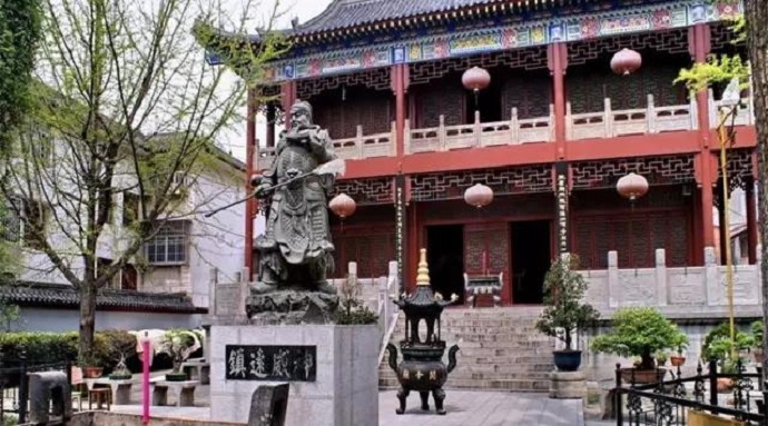 獨尊湛現：大家一定要對佛法堅信不疑，真理永恆不變