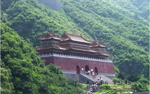 遼寧龍峰寺佛舍利塔介紹