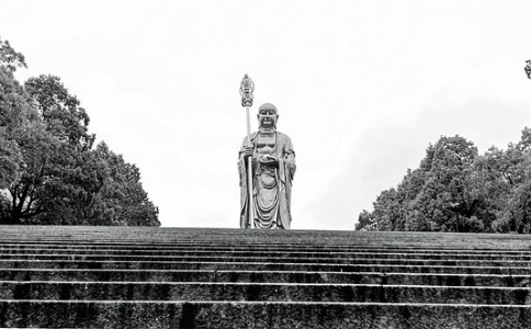 宋朝僧俊法師念偈頌還陽的故事