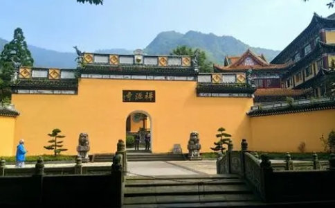 玉琳國師的前生是個苦惱和尚