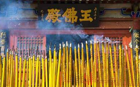 謹記這些規矩，去寺廟燒香千萬要注意！