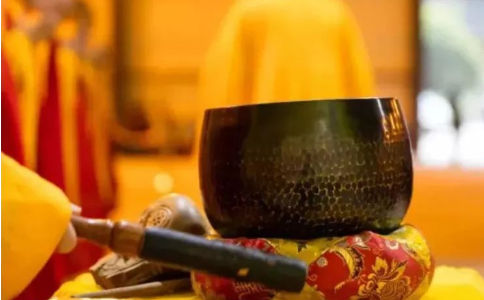 對待法器要以心相應嗎？打法器時該如何專一？