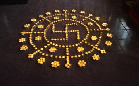 貧苦夫婦賣身貸款，只為供佛齋僧