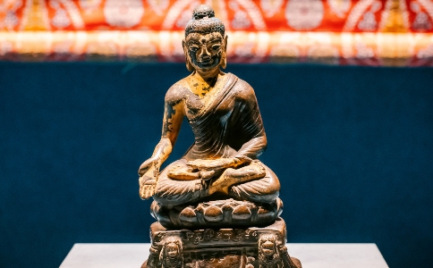 在睡房裡做了一個小佛堂，如法嗎？