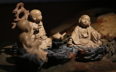 佛弟子親近師父是為了學習佛法、修行