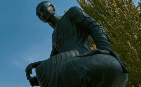 鳩摩羅什是誰？譯經專業戶鳩摩羅什的簡介