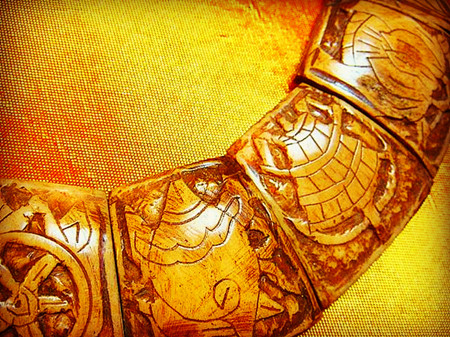 密宗很多護法都持有兵器等，這有什麼含義？