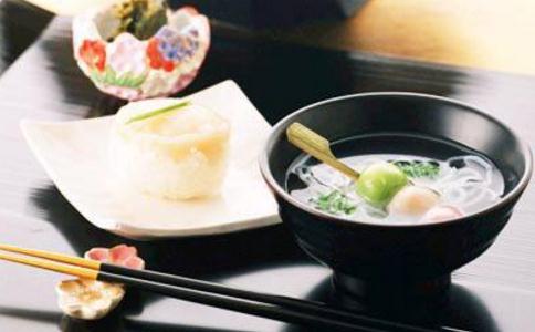 過午不食的「午」是幾點？持八戒到後半夜可否休息？