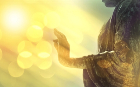 皈依三寶，讓佛法引領我們走出苦海，到達智慧的彼岸