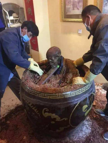 肉身佛像是怎麼形成的？