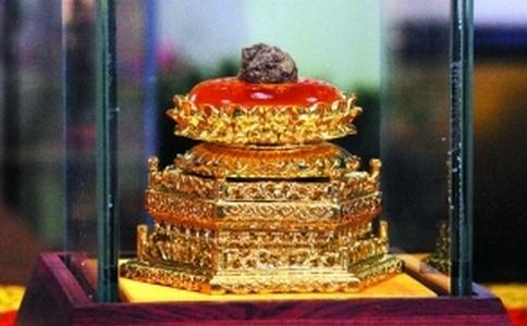 世界現存唯一的佛頂真骨舍利千年後重現人間