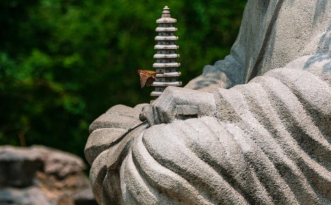 雪梅禪師預知時至坐化往生的故事