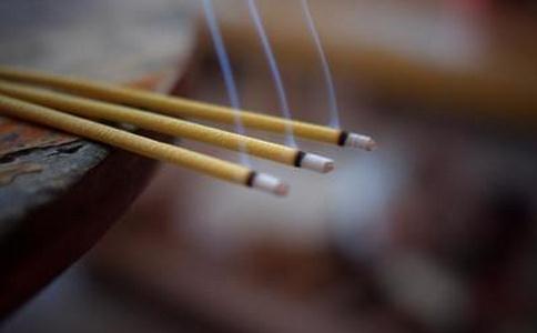 上香的規矩：初一十五上香有什麼規矩？