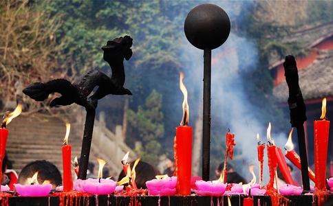 進寺廟上香拜佛的規矩