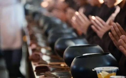 佛陀得受齋主供養七日的因緣