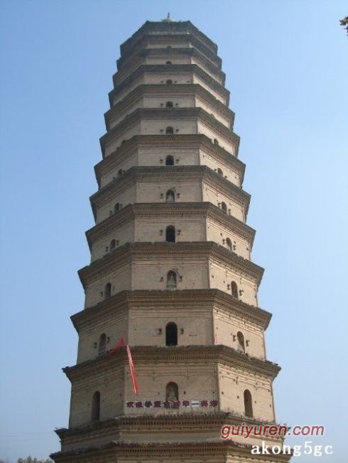 涇陽縣佛像伸手接住了從12層樓墜落的小女孩，轟動一時