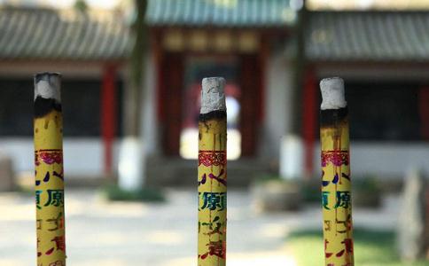 上香是上一支還是上三支？千萬不要執迷於形式